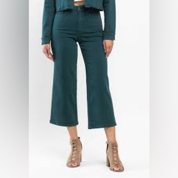 Judy Blue crop Tummy Control Denim - Picture 1 of 8